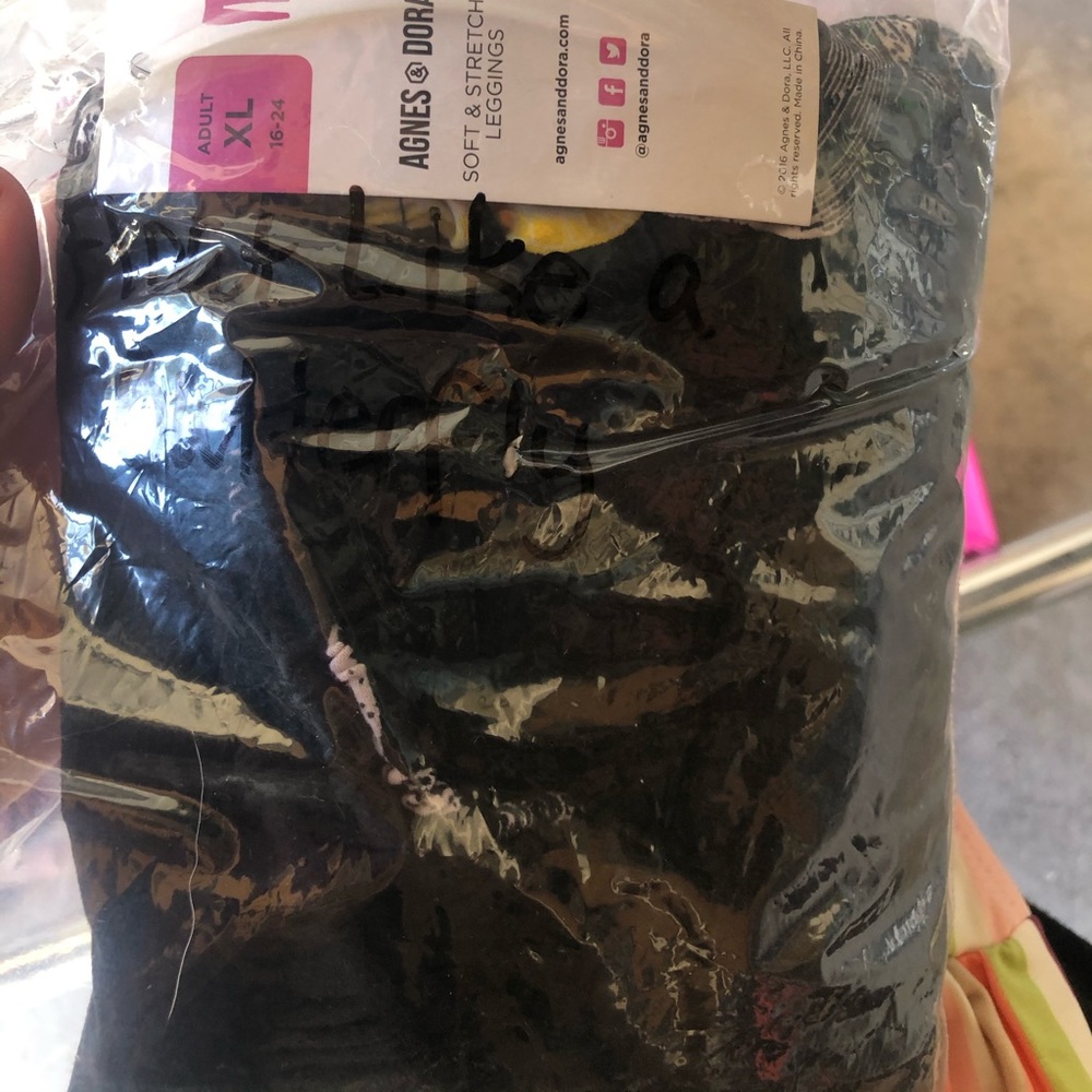 Agnes and Dora leggings